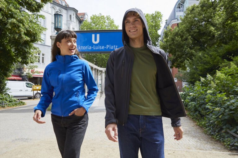 Chaqueta SoftShell · Con Capucha Desmontable · Tejido Polar · Elástica NAVY FRONT