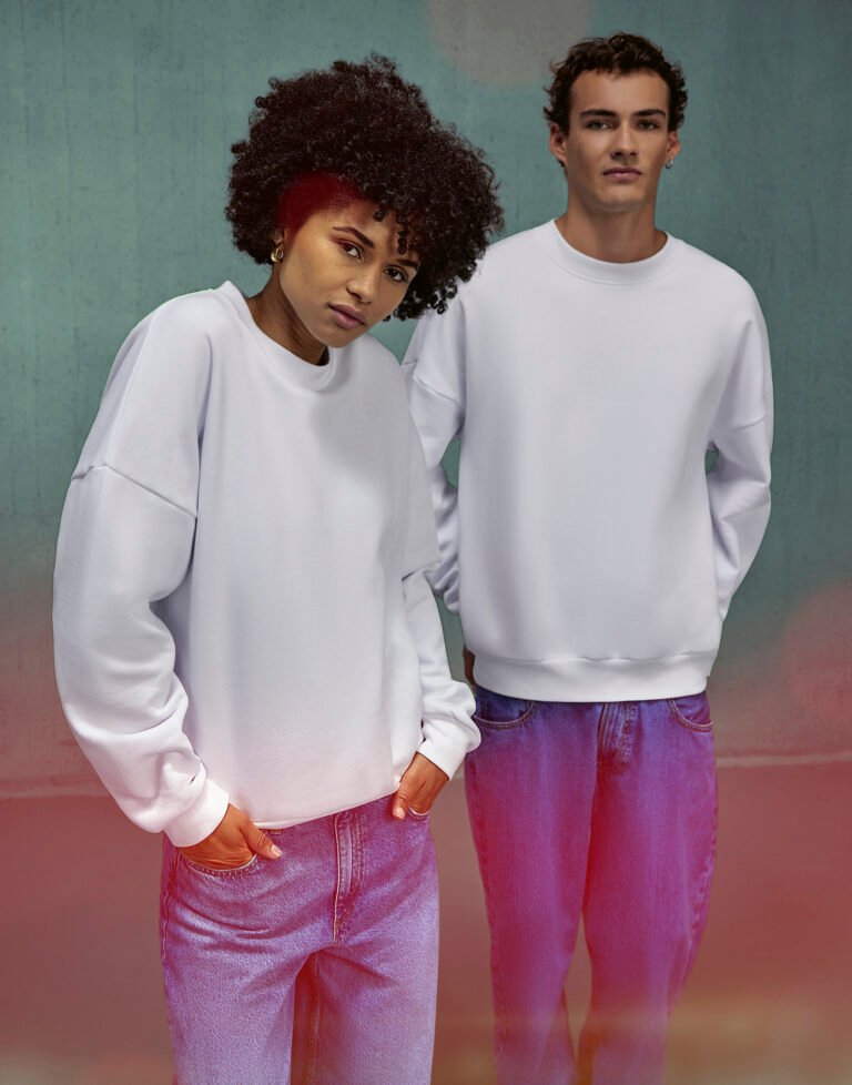SUDADERA OVERSIZED UNISEX · CUELLO REDONDO · 80% ALGODÓN 20% POLIÉSTER · 350 GSM · 207