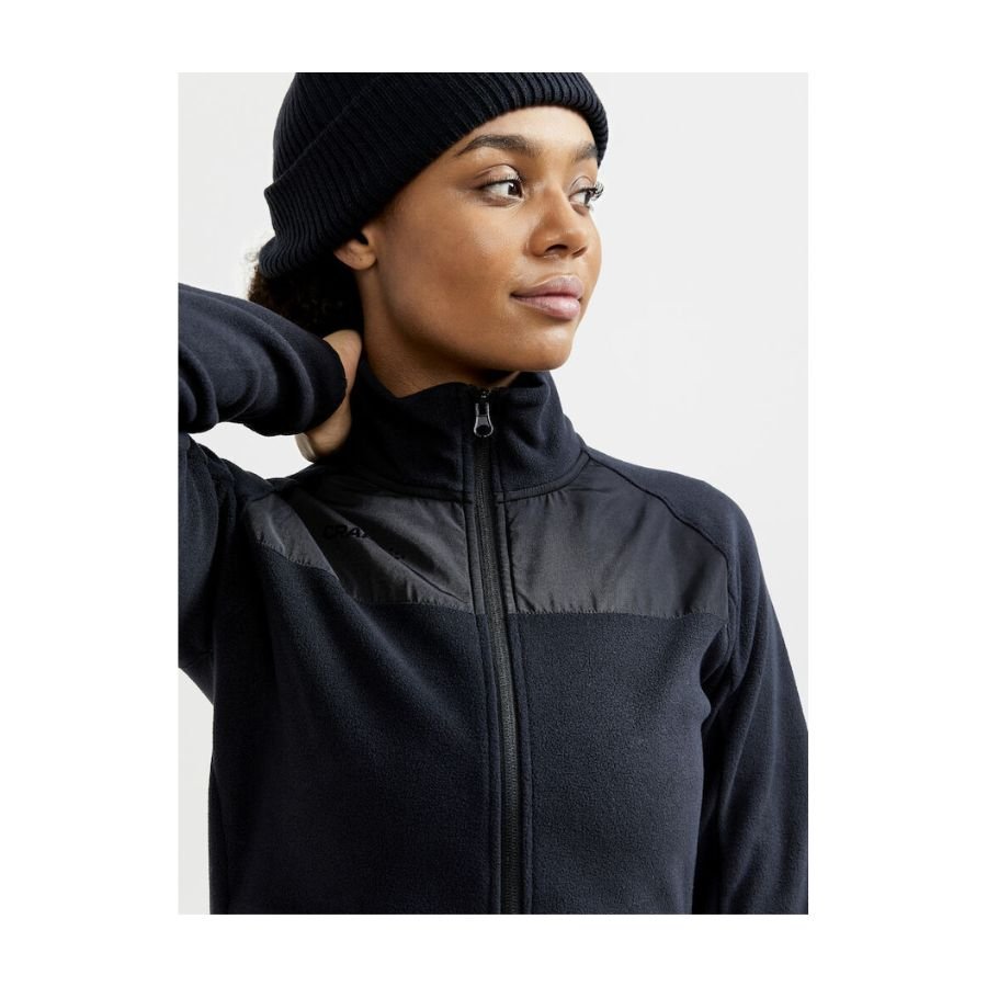 CHAQUETA ADV EXPLORE BEIGE MODEL DETAILS