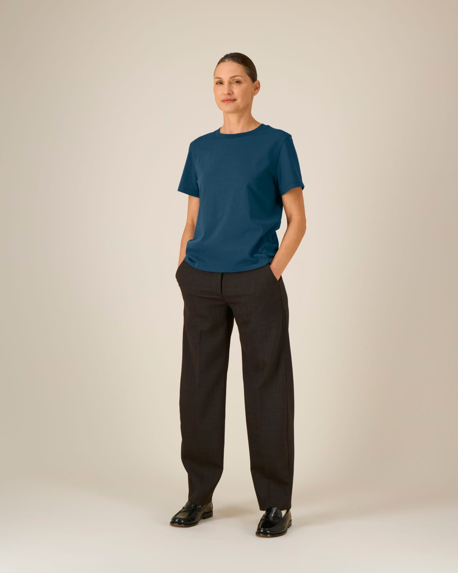 Stella Muser - Deep Teal Studio 3